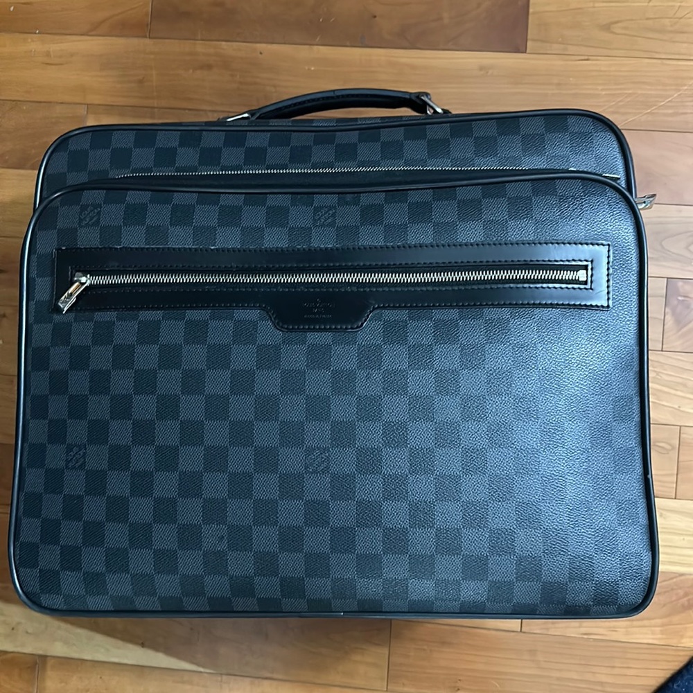 Louis Vuitton pilot carry on